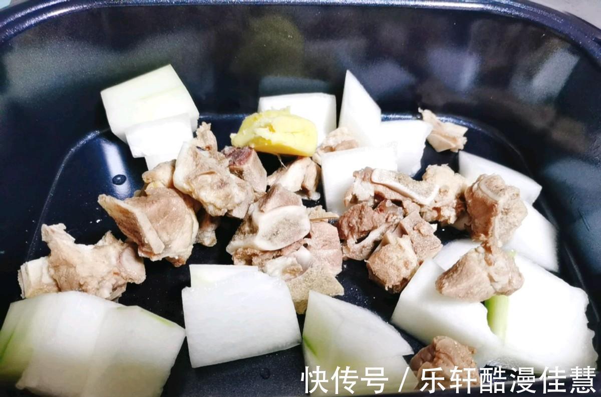 冬瓜块|冬瓜营养丰富，和排骨是经典搭配，炖出来的汤鲜美可口