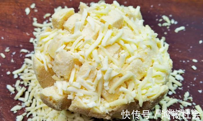 秀厨娘|剩馒头不要扔了，试试新做法，不炒也不炸，咬一口满嘴香，特解馋
