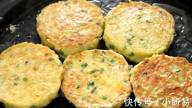 好吃|不揉面不发面,10分钟就能做好一份鸡蛋饼早餐,外酥里嫩真好吃