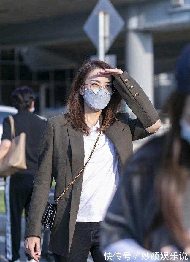 风衣|学着霍汶希去搭配,演绎出了强大气场,风衣搭配直筒裤超洋气