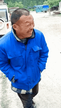 |搞笑GIF:一转身美美哒