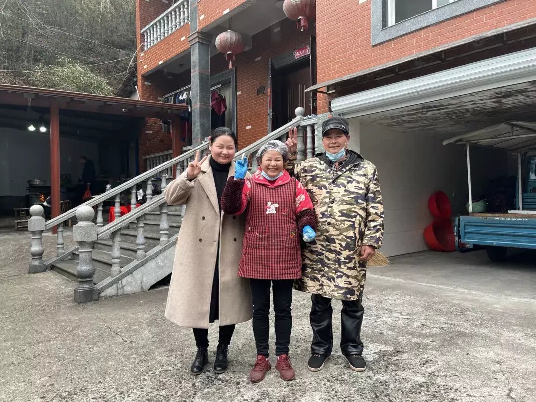 天妹|余杭退休夫妻做这门生意，每天一站就是12个小时！有人从国外下单，忘不了这味道