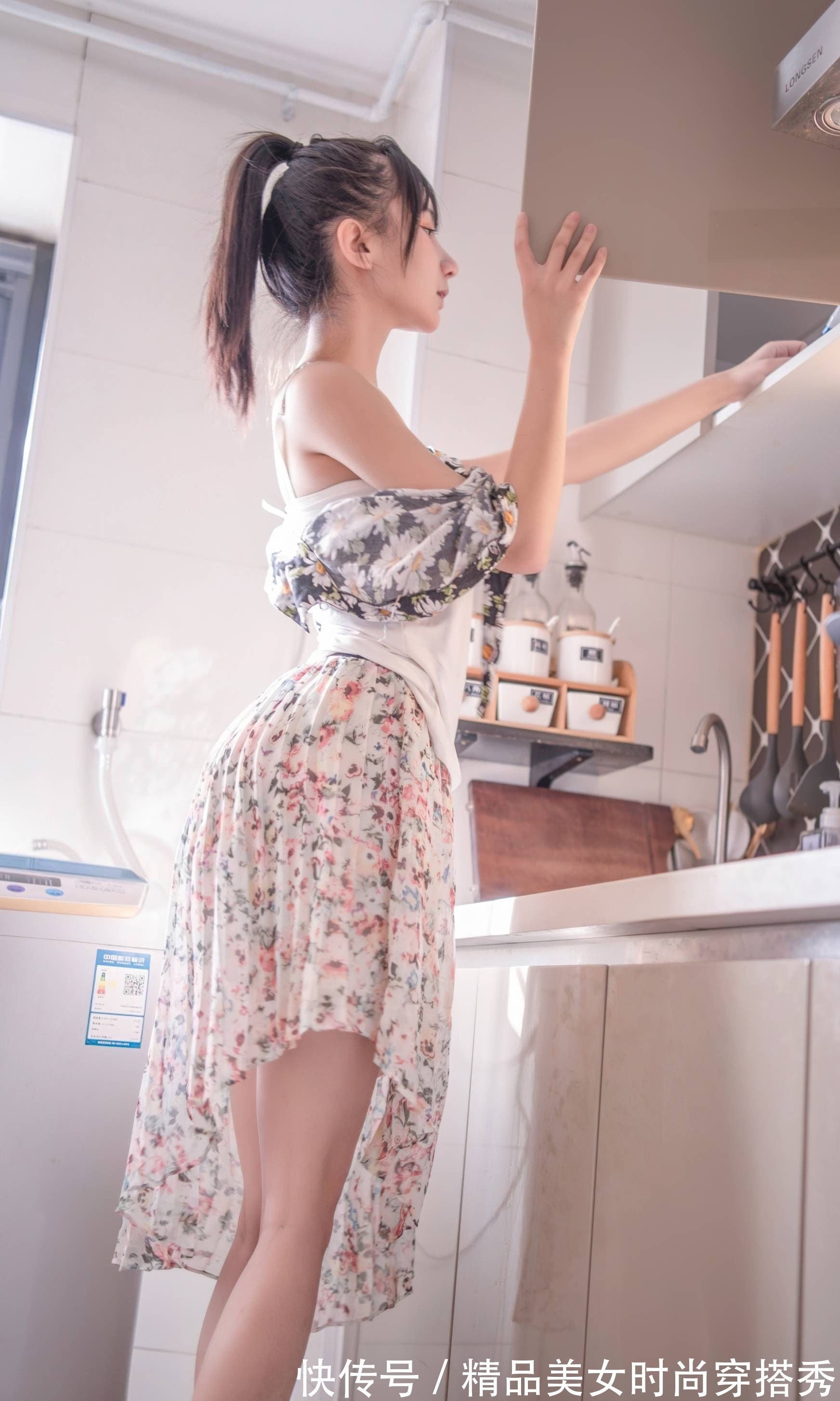 上衣 碎花的上衣搭配碎花半身裙,感觉生活瞬间充满了干劲