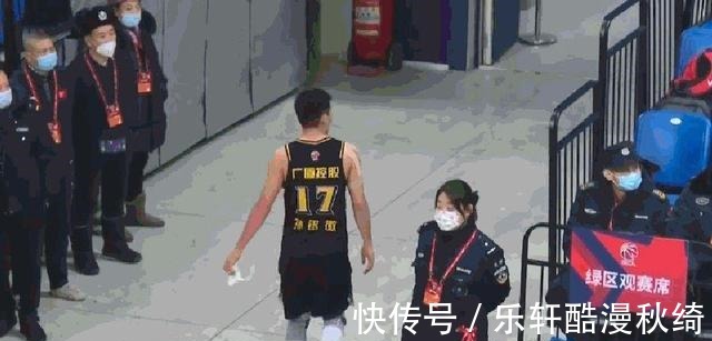比赛|广东不敌广厦，威姆斯称赞易建联，赵睿主动揽责，孙铭徽致歉！