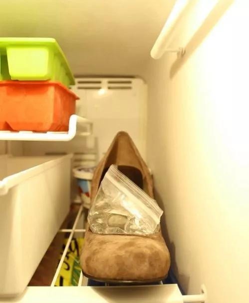 污渍 新买的鞋子不合脚怎么办鞋子太小,一个塑料袋,就能变合脚