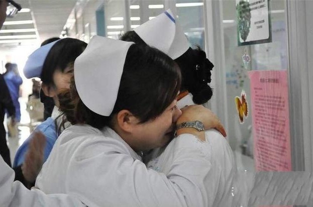 姓名|给娃取名“吉喆”,护士不小心弄错名字,妈妈看后:就这个不改了