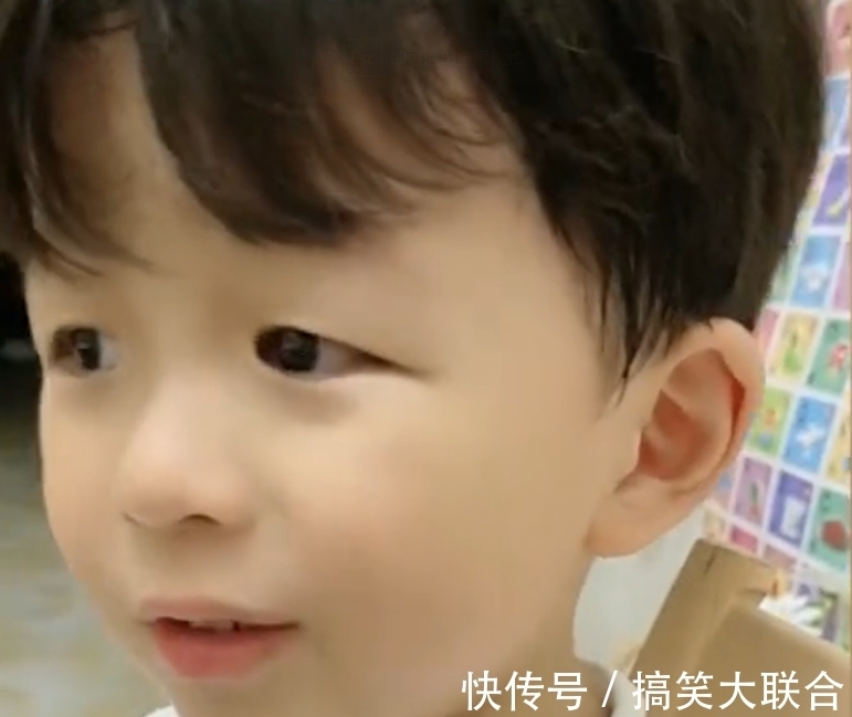 妈妈|江苏一妈妈赤脚回家萌娃心疼不已,下一秒得知原因后萌娃哭笑不得