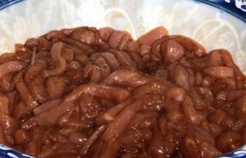 “京酱肉丝”做法简单,老百姓的家常菜,酱香味美,全家人抢着吃