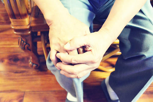 老人|60岁—70岁的人，每天走多少步好？医生说出范围，能达标就很好