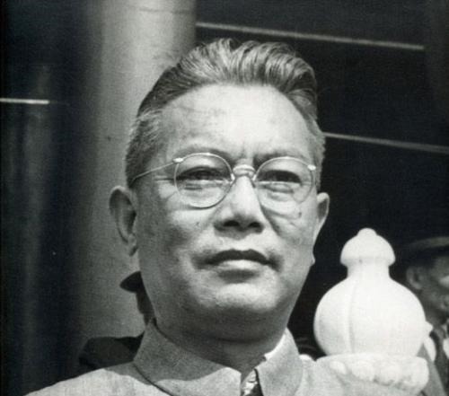 财政部长|他是红四方军最年轻的军政委,55年放弃军衔,职务却比十大将帅高