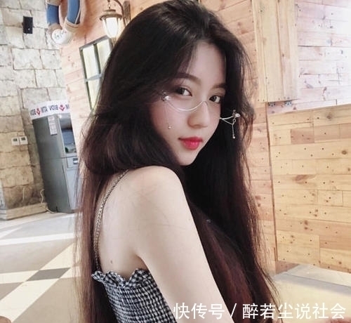 |搞笑gif:姑娘,你洗头发怎么只洗前面,不洗后面的头发?