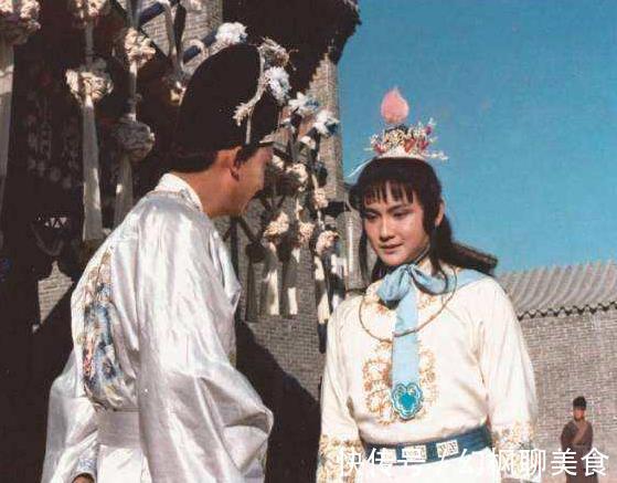 北静王$北静王爷要林黛玉做妾,被拒绝后迁怒贾元春,从此贾府失去靠山