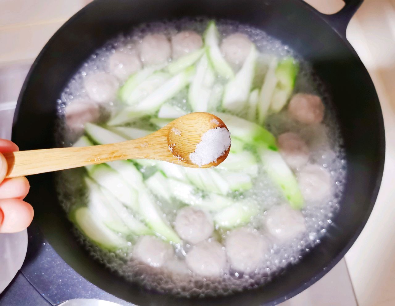 營養價值|竹蓀絲瓜牛肉丸湯，鮮美可口，營養價值高