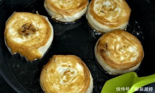 初冬,吃白菜红薯不如吃它,锅中一烙,外酥里嫩,当成主食,太好吃了