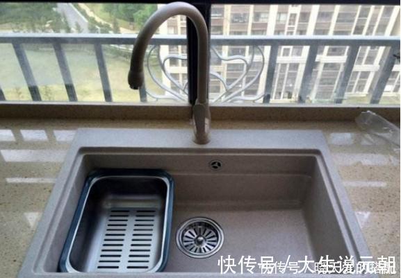 石英石|越来越多人厨房不装不锈钢水槽了,如今回家都装这种,太聪明了