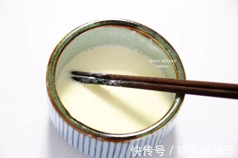 年夜饭,虾的别样做法,香酥鲜美,寓意节节高,不知不觉就吃光了