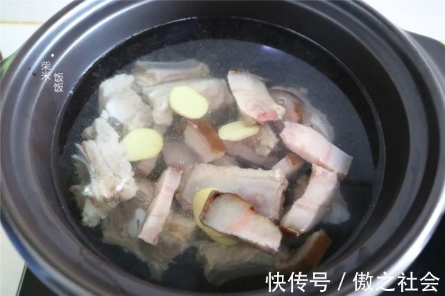排骨|这汤太鲜了，三种食材一锅炖，不放一粒盐，现在喝正当时