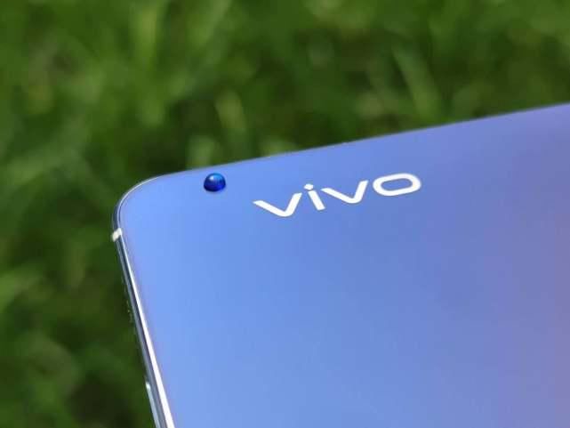 全新一代|吸睛的设计必然是“怪异”的？vivo S10 Pro的方向才是正确的