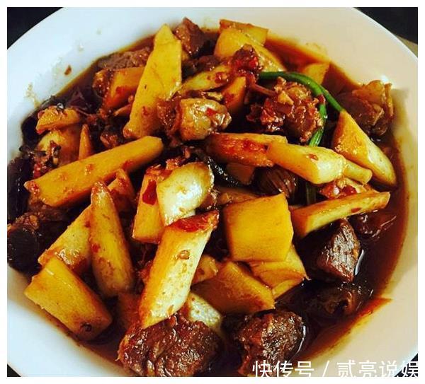 竹笋|美食推荐回锅肉、麻辣带鱼、溜肥肠、竹笋烧牛腩的做法