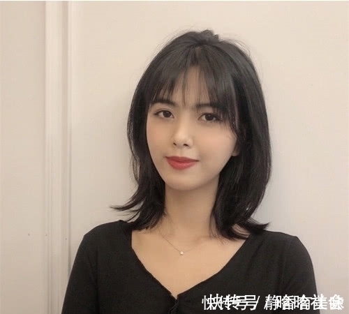 八字 脸大的你,别总留齐刘海,这几款''仙女发型''了解下,时髦又显瘦