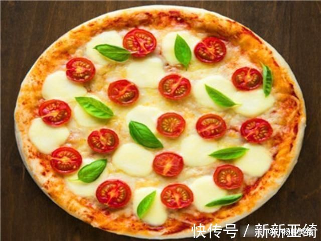 美食|披萨盒里的“小凳子”是装饰品吗？很多人多弄错了，看完涨知识