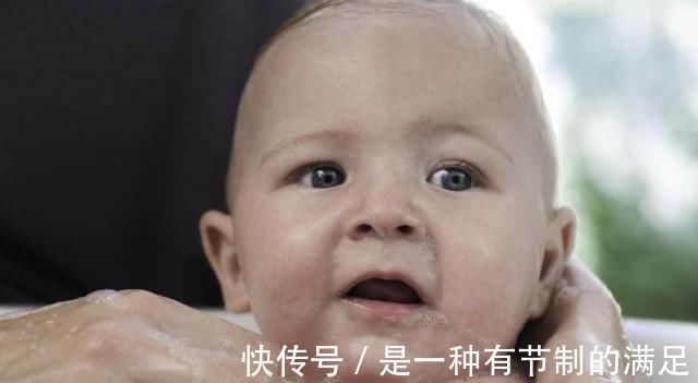 尿布|宝宝睡着的时候,该不该叫醒他?12个问题,为你解答!