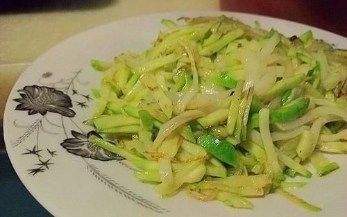 这道菜北方人是一道罕见的菜，尤其是南方人却特别受欢迎