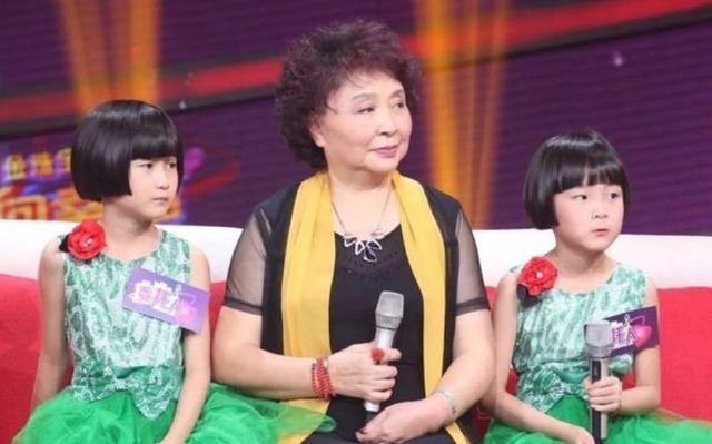 试管婴儿|60岁高龄产妇冒死产下双胞胎,如今生活凄惨、家徒四壁,值得吗