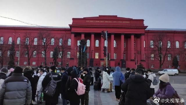 撤离|已到摩尔多瓦！首批撤离基辅的中国留学生顺利通关