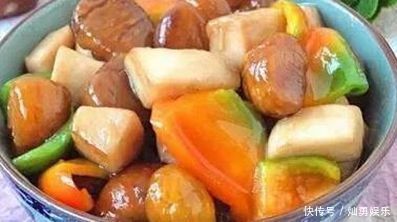 砂锅|素菜焖面，栗子焖杏鲍菇，铁板土豆，三鲜砂锅的做法