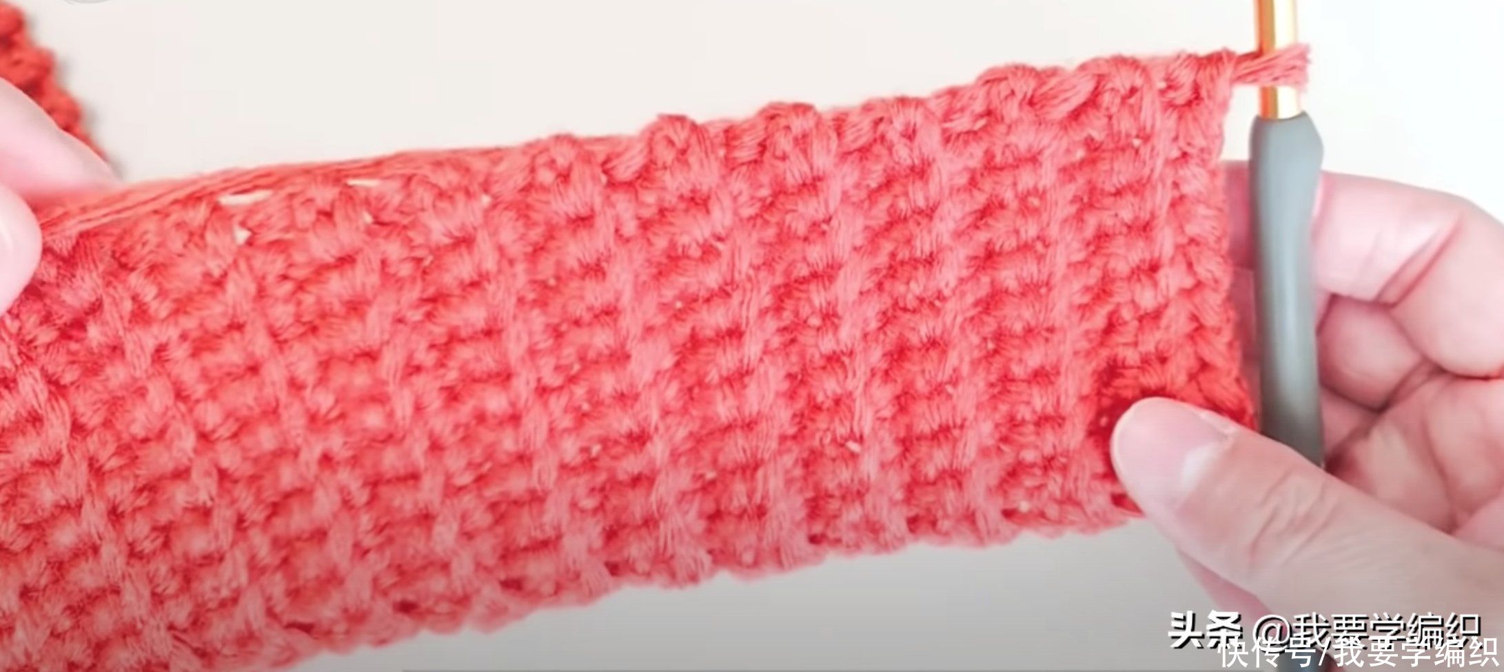 冬天来一款这样的暖帽,护耳辫子帽编织教程,重返你的少女时代