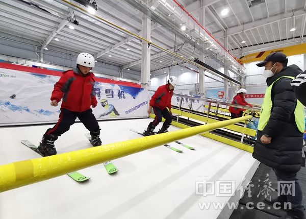 冰雪运动|冬奥赛场外的“超时空互动”
