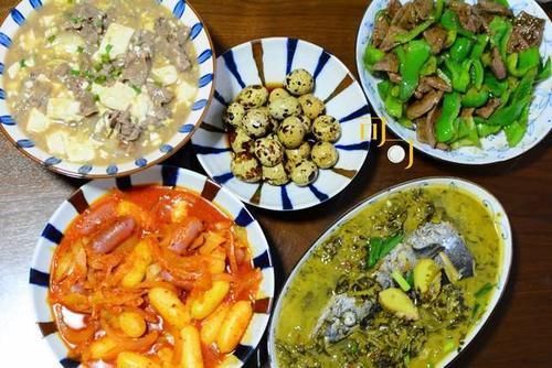 现在天气转凉,今天的晚餐,很久没吃猪肝了