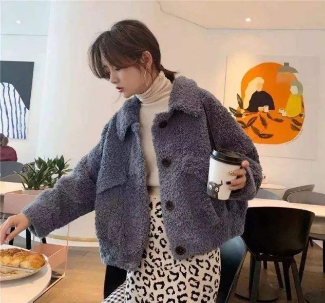 美背 曹格11岁女儿太着急长大,浓妆艳抹还大秀美背,丝毫没有孩子样