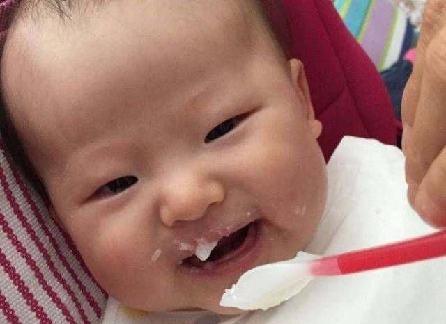 米粉|给宝宝喂米粉,家长常犯4个错误,自以为对宝宝好,其实伤害不小