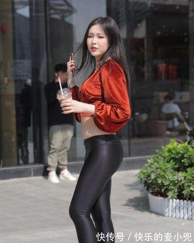 经典 瑜伽裤最经典百搭,充满了休闲的气息,会怎样!