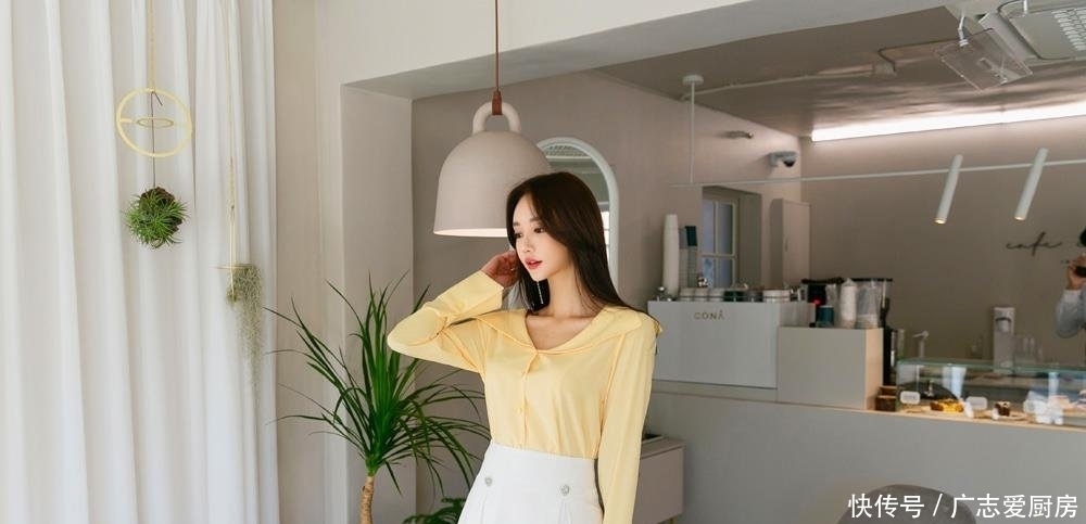 女神孙允珠,穿芒果色青春气息套裙,冰肌玉骨娇艳欲滴