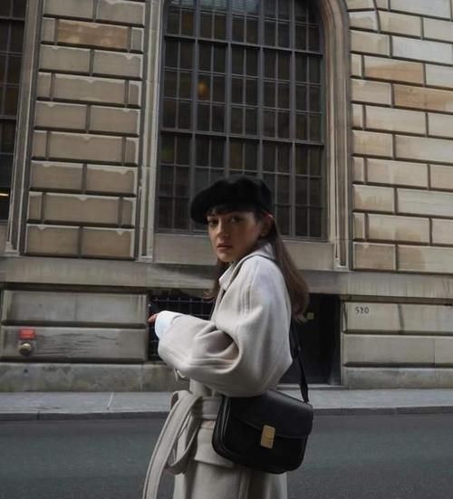 懂打扮的中年女人不显老！3种帽子的冬季搭配法，好看又不老气