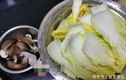 天冷,这菜要多吃,跟豆腐是绝配,焖一锅实在太鲜了,营养又暖身