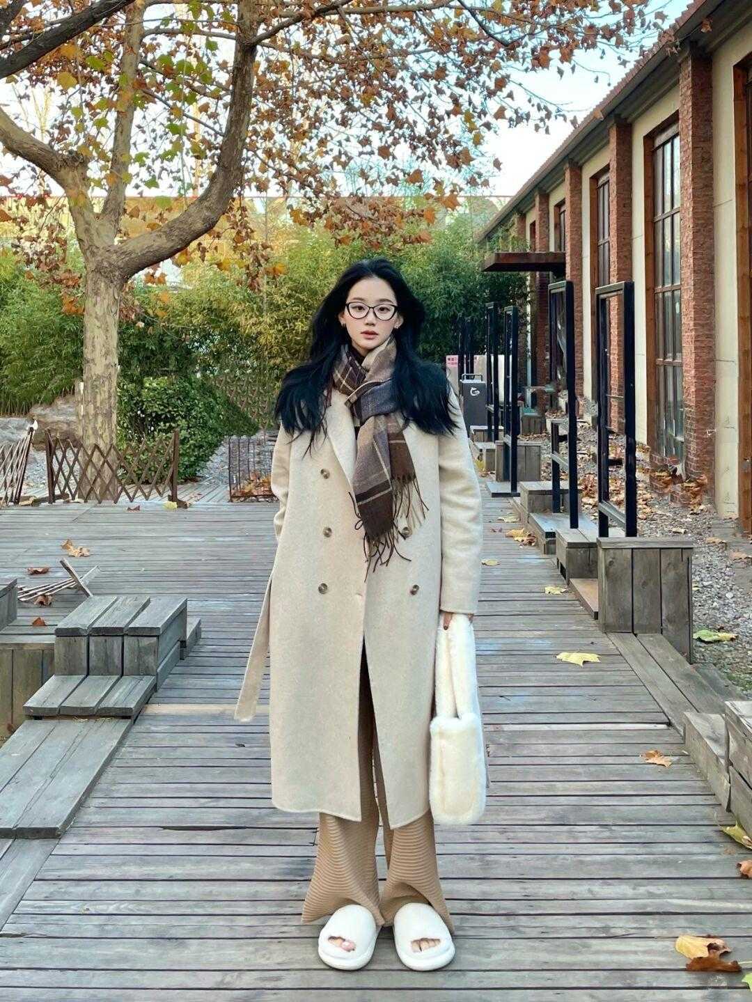 卡其色|这个冬季岂会无衣,肉桂粉大衣清新淡雅