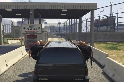乔装成警察进入 Gta5 军事基地会怎样 强行闯入照样被打 全网搜
