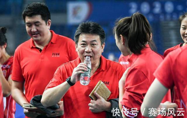 张建章|中国女排主帅报名今日结束!郎平和陈忠和负责评选,真是4选1?