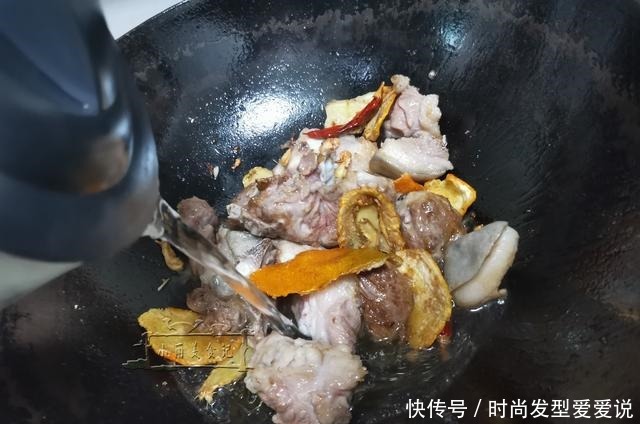 千万别|秋天,这果皮是块宝,千万别丢掉晒干囤起来,炖羊肉加几片没膻味