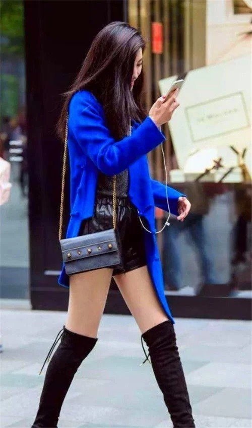 赏心悦目|长发飘飘美女,高挑出众步履生风,既潇洒又赏心悦目