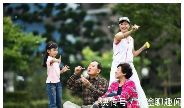 父母|孩子与人打架,此时父母应该如何教育他们