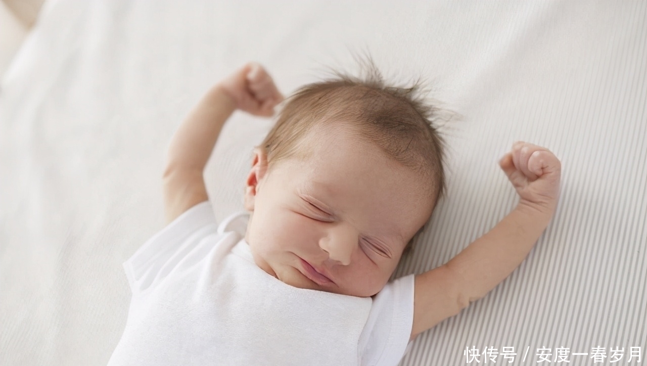 孩子|孩子智力发育,看睡姿就知道?专家:这种睡姿宝宝最聪明