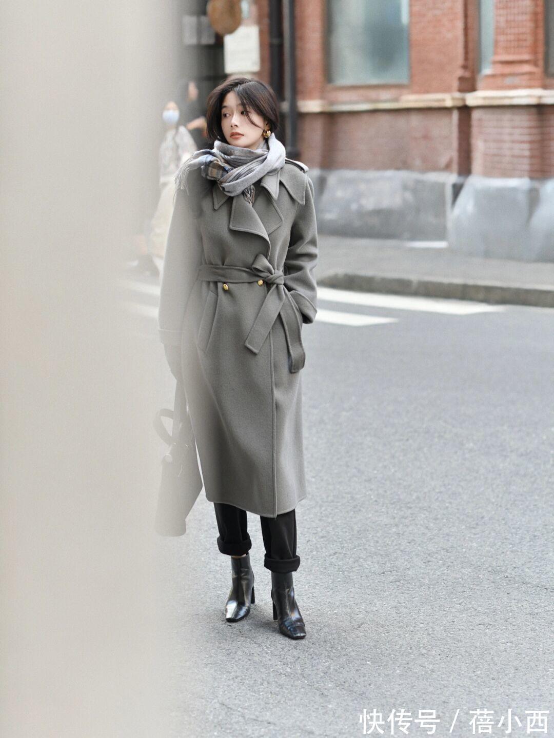 围巾|今年穿“大衣”才最in,内搭毛衣时髦优雅、下搭牛仔裤高级洋气
