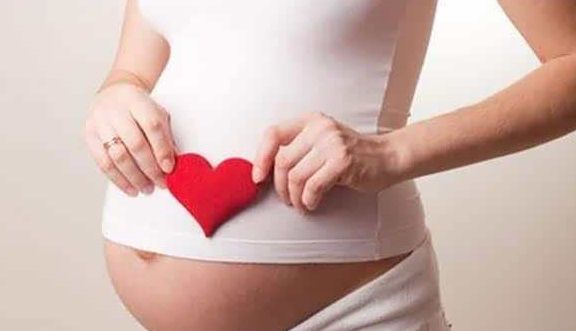 宫缩|孕晚期，如果胎动出现在这个位置，孕妈别担心，可能胎宝宝入盆了