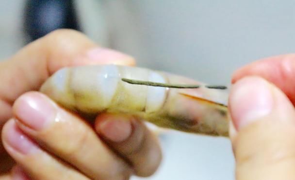 虾线|虾头和虾线,真的不能吃吗?大多数人可能认为的是不对的!