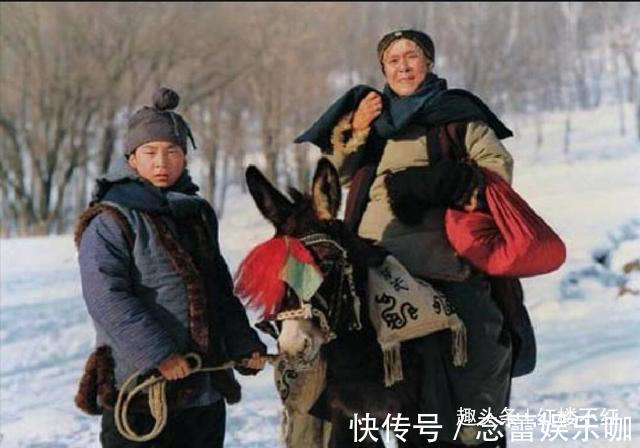 王熙凤@《红楼梦》刘姥姥夸黛玉、赞惜春,为何到了薛宝钗住处却一声不吭